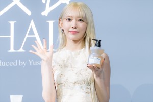宮脇咲良、「＆be HAIR」新CM発表会に登場