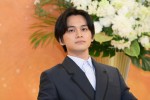北村匠海、2025年度前期連続テレビ小説 『あんぱん』柳井嵩役 発表会見に登場
