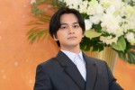 北村匠海、2025年度前期連続テレビ小説 『あんぱん』柳井嵩役 発表会見に登場