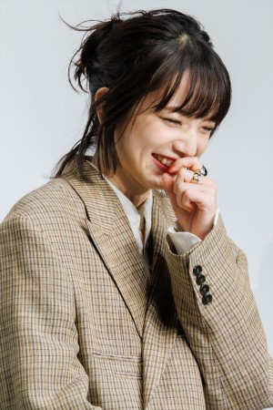 小松菜奈、映画『わたくしどもは。』 完成披露試写会舞台挨拶に登場