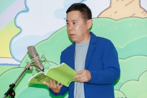 岡村隆史、映画『それいけ！アンパンマン ばいきんまんとえほんのルルン』公開アフレコイベントに登場