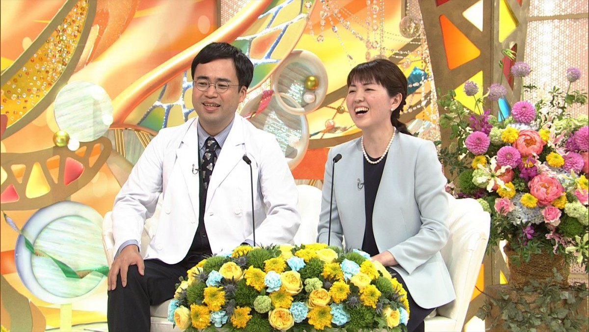 博士と医師の純粋すぎる恋物語！　夫がキスができなかったワケを論文に？　今週の『新婚さん』