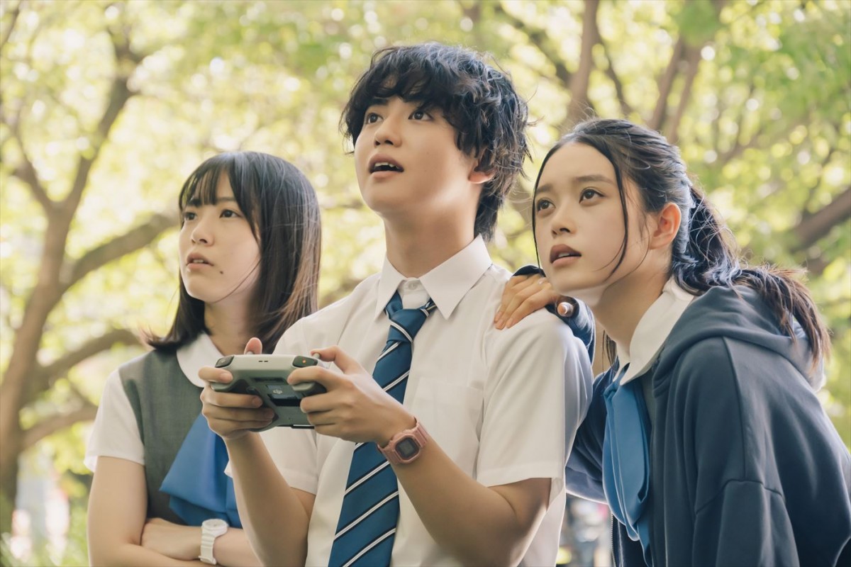 櫻坂46・藤吉夏鈴主演『新米記者トロッ子』新場面写真解禁　個性豊かなキャラクターも明らかに！