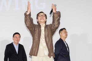 ジャッキー・チェン、映画『ライド・オン』舞台挨拶に登場