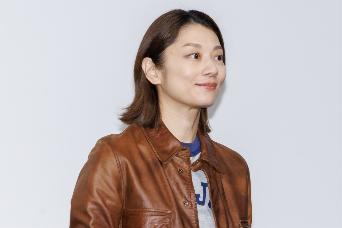 小池栄子、桑田佳祐のメッセージに感激　MV出演を回顧「真っ赤な水着で出演させていただいた」