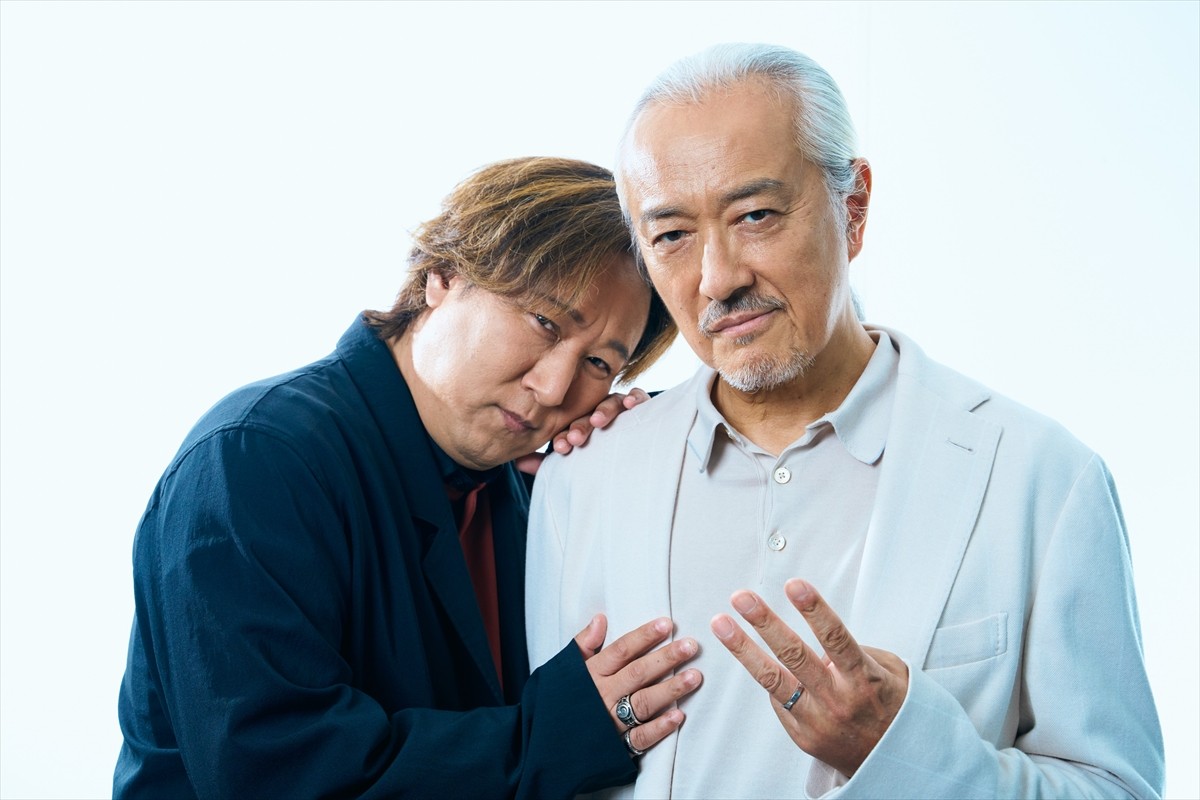 (左から)加瀬康之、山路和弘