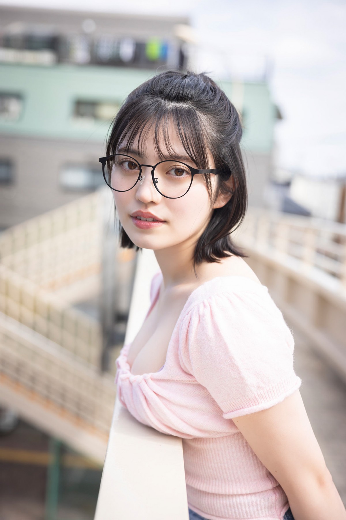 21歳アイドル美女、寝起き無防備姿ほか“手が届きそう”なデジタル写真集！