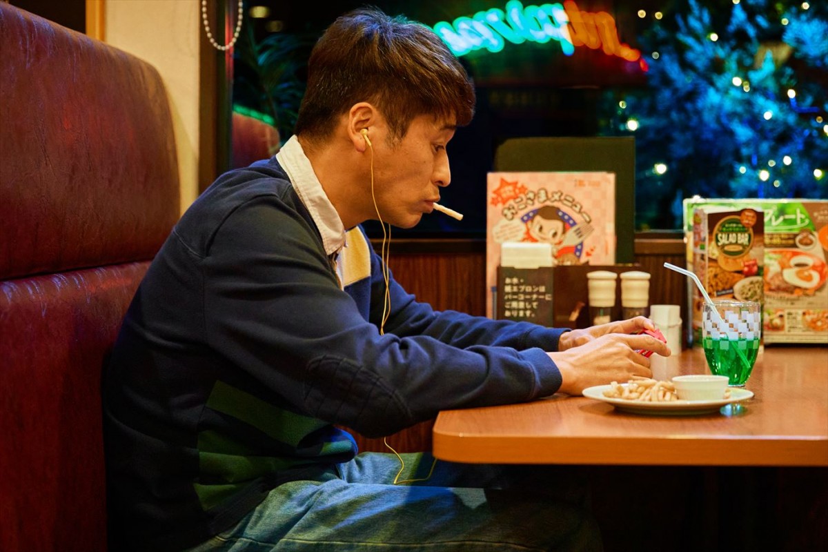 佐藤隆太×岡田義徳×塚本高史『映画THE３名様Ω』、スタイリッシュなキャラポス解禁　場面写真も到着！