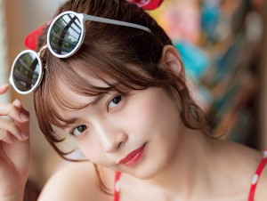 21歳アイドル美女、レトロポップな最新グラビア公開！