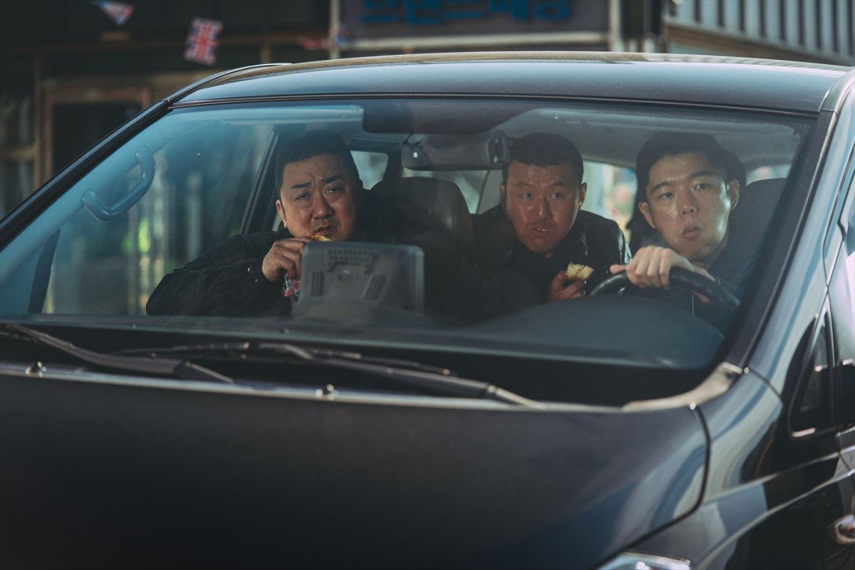 マ・ドンソク主演『犯罪都市 PUNISHMENT』、怪物刑事の力技や新キャラクターの個性際立つ新場面写真解禁