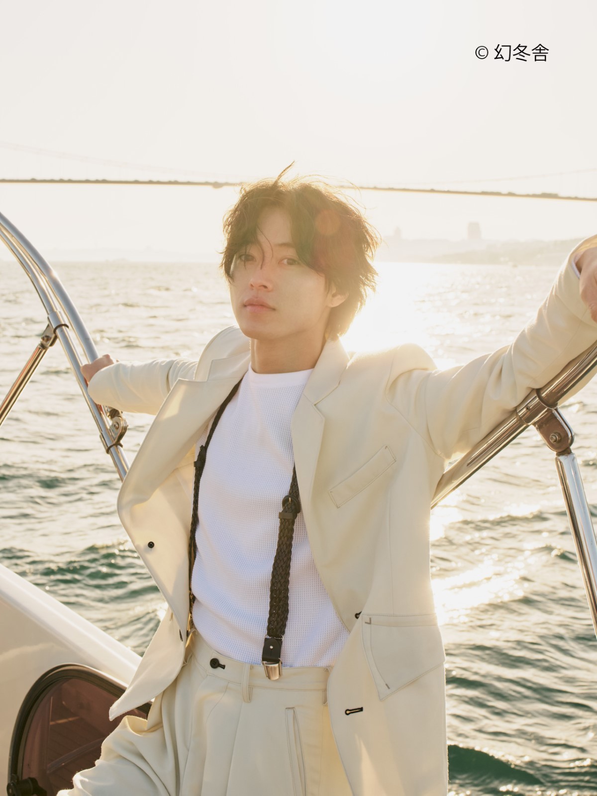 山崎賢人、30歳誕生日に写真集発売へ！　トルコの景色をバックに素顔と色気魅せる