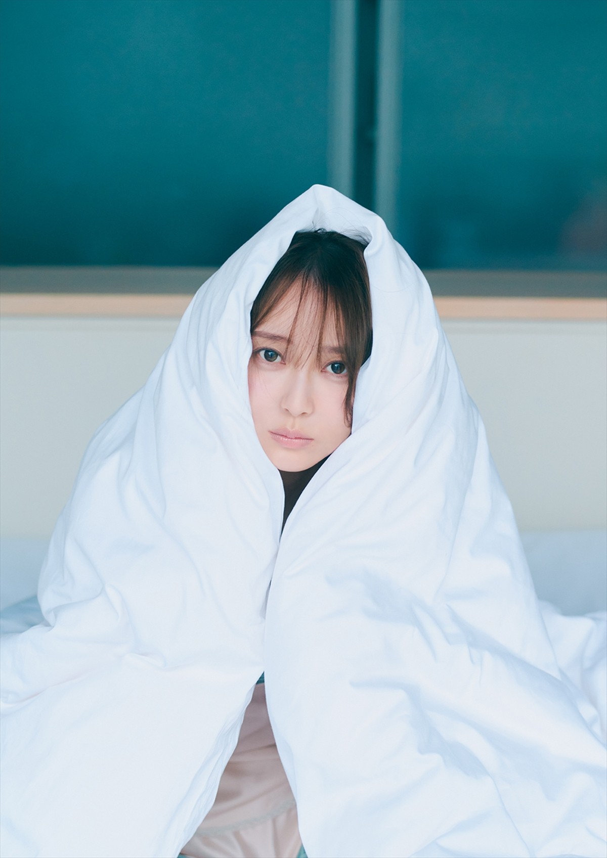 乃木坂46・弓木奈於1st写真集『天使だったのか』、4種の裏表紙＆秋元康の帯文公開　全国6ヵ所でパネル展も！
