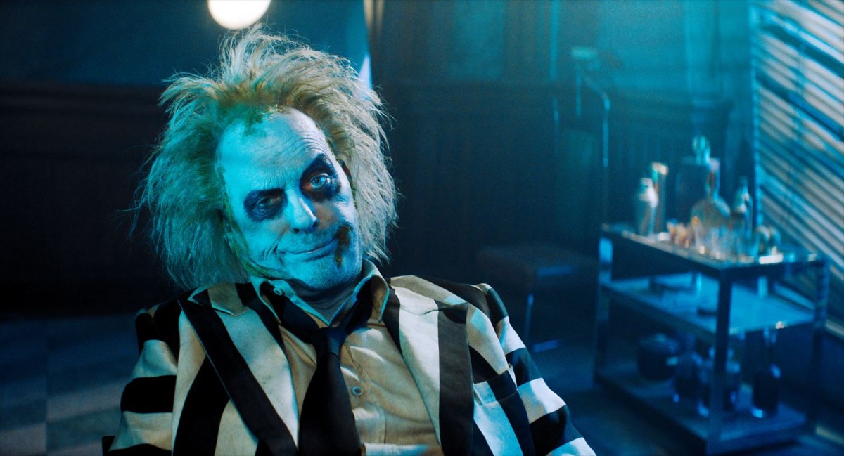 鬼才ティム・バートン監督が仕掛けるハロウィンの大騒動！　映画『ビートルジュース ビートルジュース』場面写真解禁