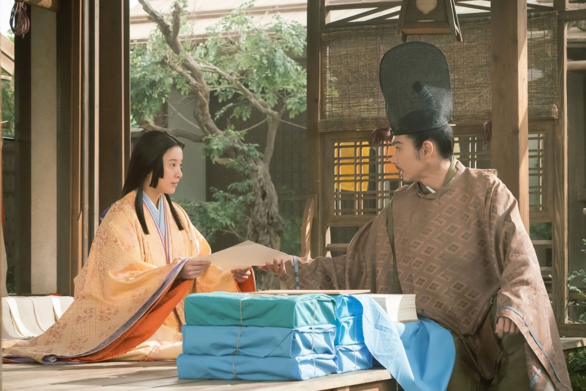 『光る君へ』“まひろ”吉高由里子、ついに『源氏物語』に着手　ネット歓喜も意味深ラストに騒然「機嫌損ねたか？」