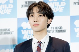 鈴川直弥、5人組ボーイズグループ・WILD BLUE 記者発表会に登場