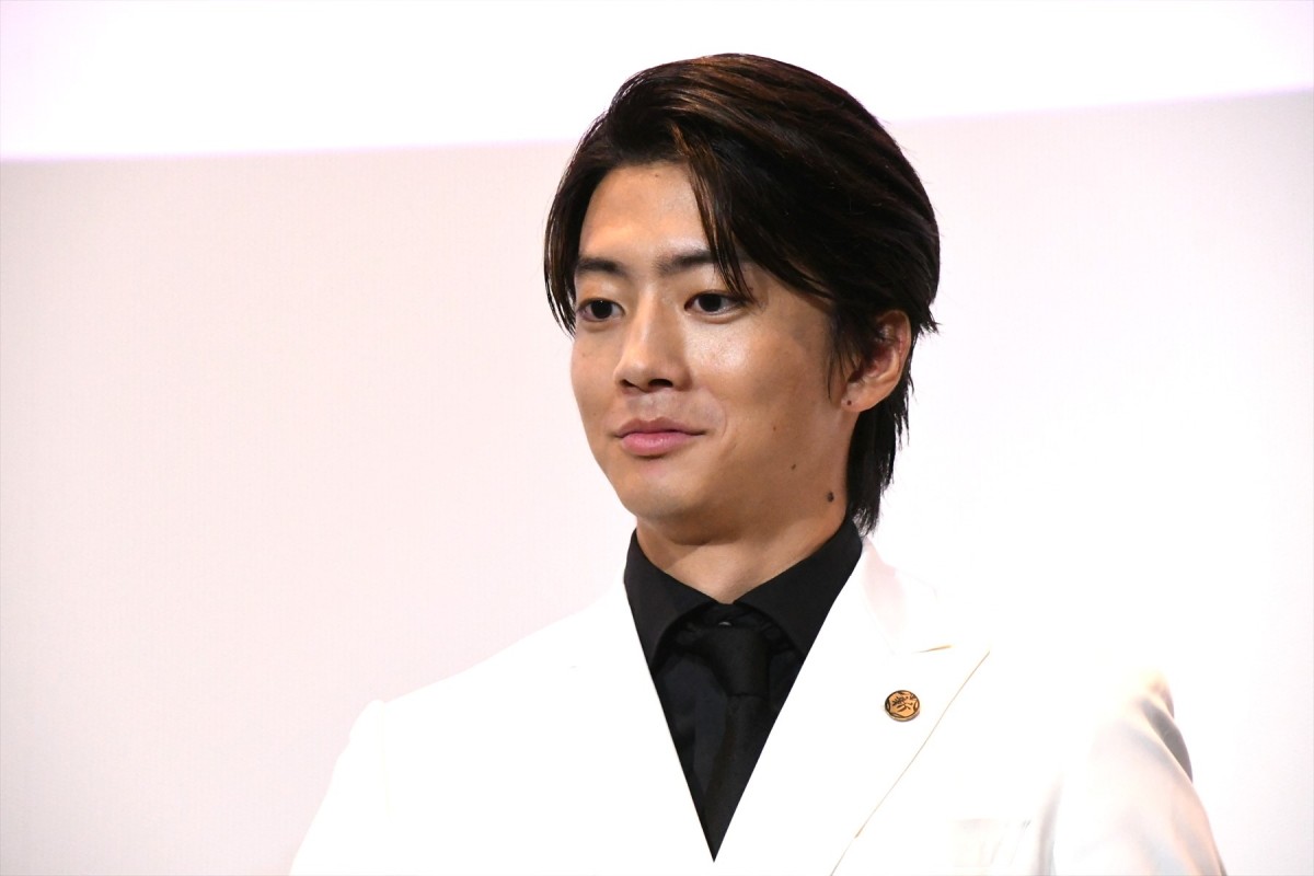伊藤健太郎、映画『静かなるドン2』完成披露舞台挨拶に登場
