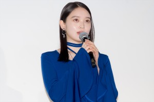 高石あかり、映画『きみの色』初日舞台挨拶に登場