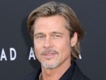 ブラピ＆恋人、元妻アンジーと係争中のシャトー・ミラヴァルでバカンスを過ごす