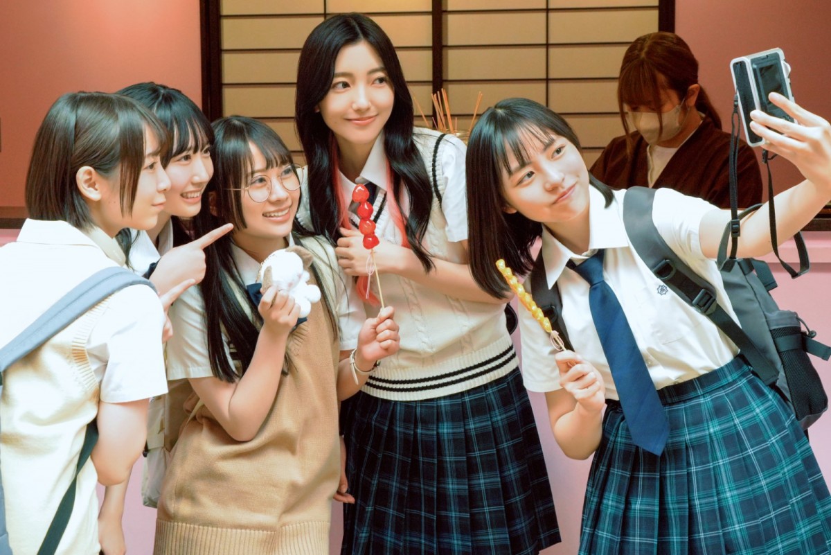 日向坂46・四期生　グループ加入後、“東京に染まった”メンバーは？　映画撮影のためにイメチェンした心境も