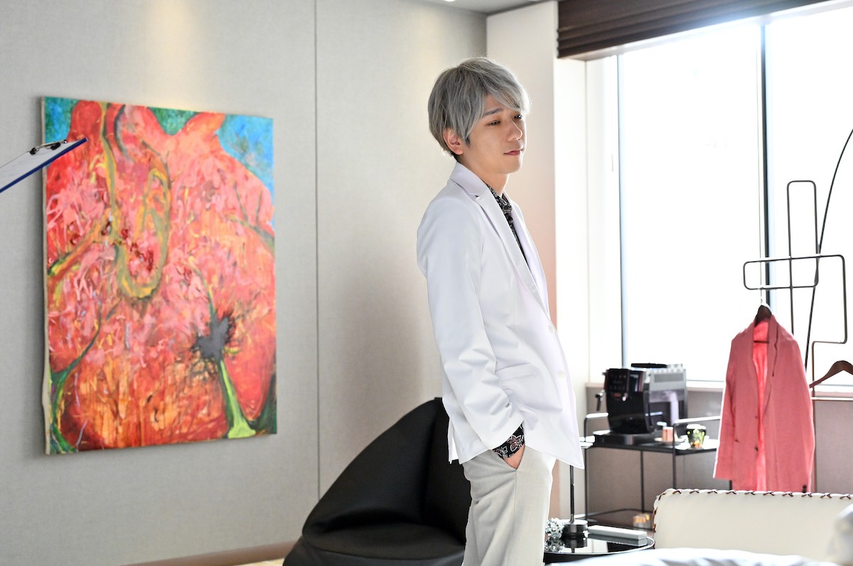 『ブラックペアン シーズン2』“天城”二宮和也、シャンス・サンプルの秘められた過去に反響「悲しすぎる…」