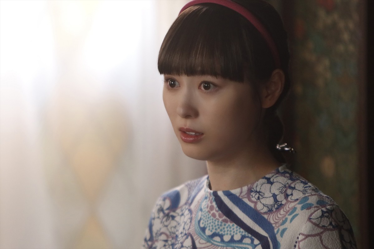 『マル秘の密子さん』“千秋”桜井日奈子、推しと推しの“共闘”に悶絶　ネット共感続々「オタクの鏡」
