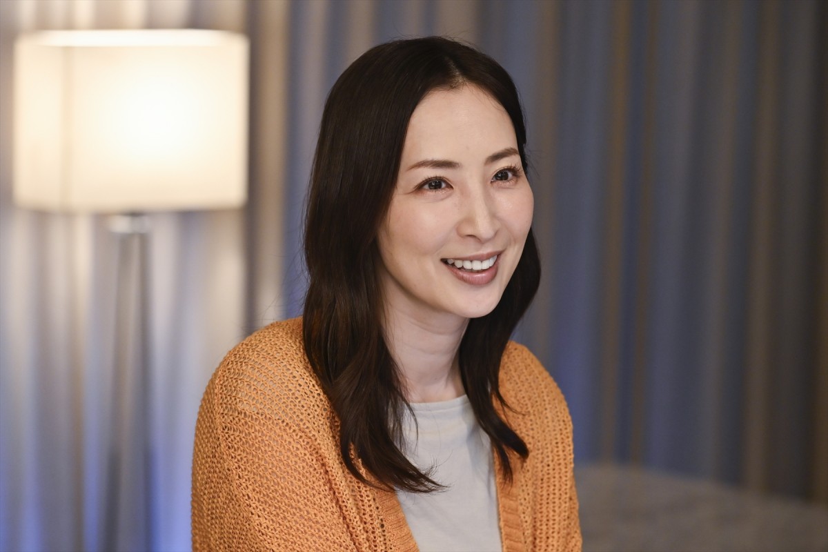 『無能の鷹』2話、究極のいい人“鳩山”井浦新、“鷹野”菜々緒に振り回されストレスMAX
