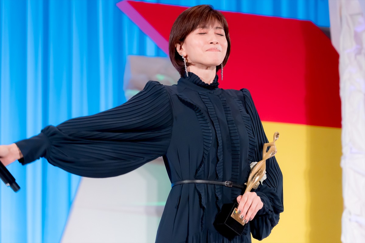 内田有紀、『燕は戻ってこない』で助演女優賞受賞「言葉の重みを感じております」＜東京ドラマアウォード 2024＞