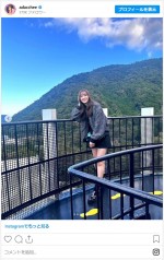 足立梨花、美脚が映えるミニスカコーデがかわいすぎ　※「足立梨花」インスタグラム