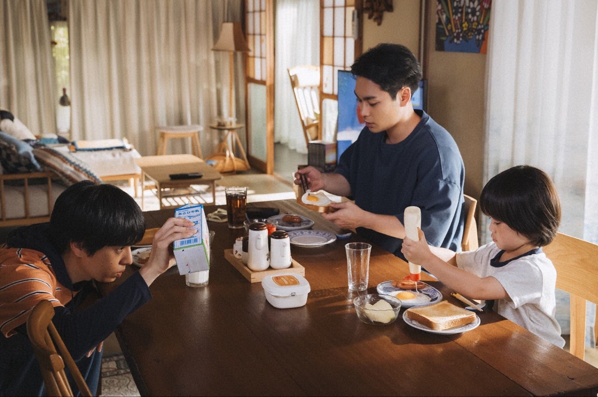 柳楽優弥×坂東龍汰、穏やかに暮らす兄弟が“ある事件”に巻き込まれる　『ライオンの隠れ家』スタート