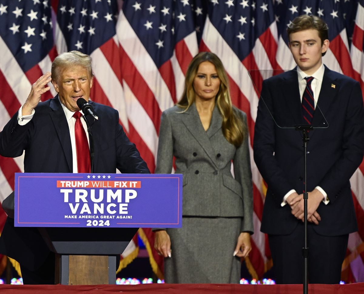 トランプのイケメン息子、身長2メートル超えに成長! 投票した政党は?