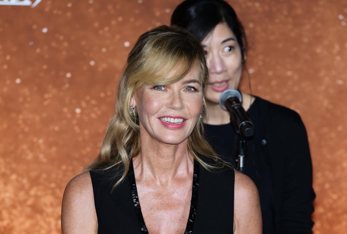 橋本愛、デンゼル・ワシントンに抱き寄せられ「ヤバい！　ダメダメ！」