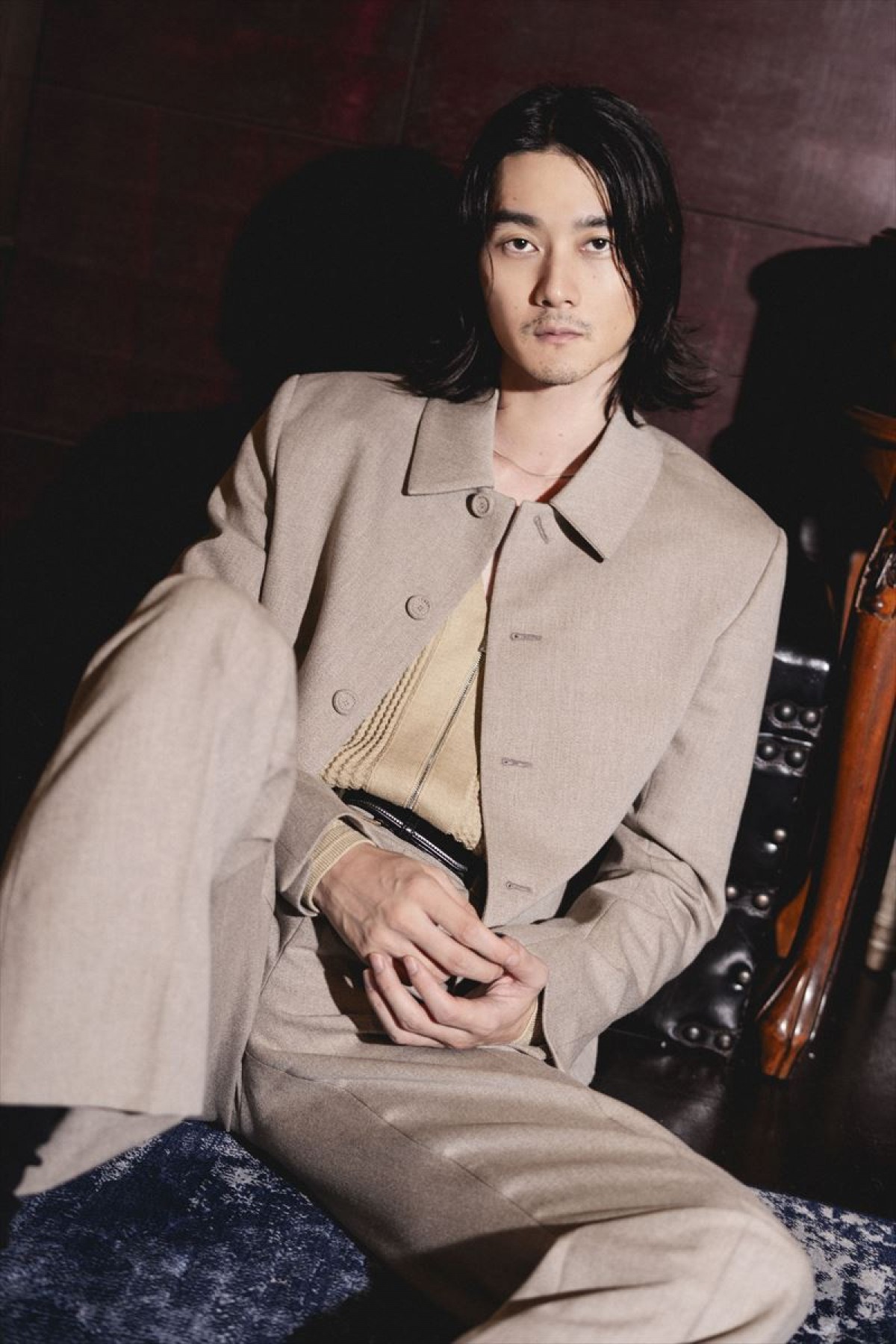 柳俊太郎、次に演じたいのは“まともな人間”!?　『他人は地獄だ』でイカれた冷徹男を熱演