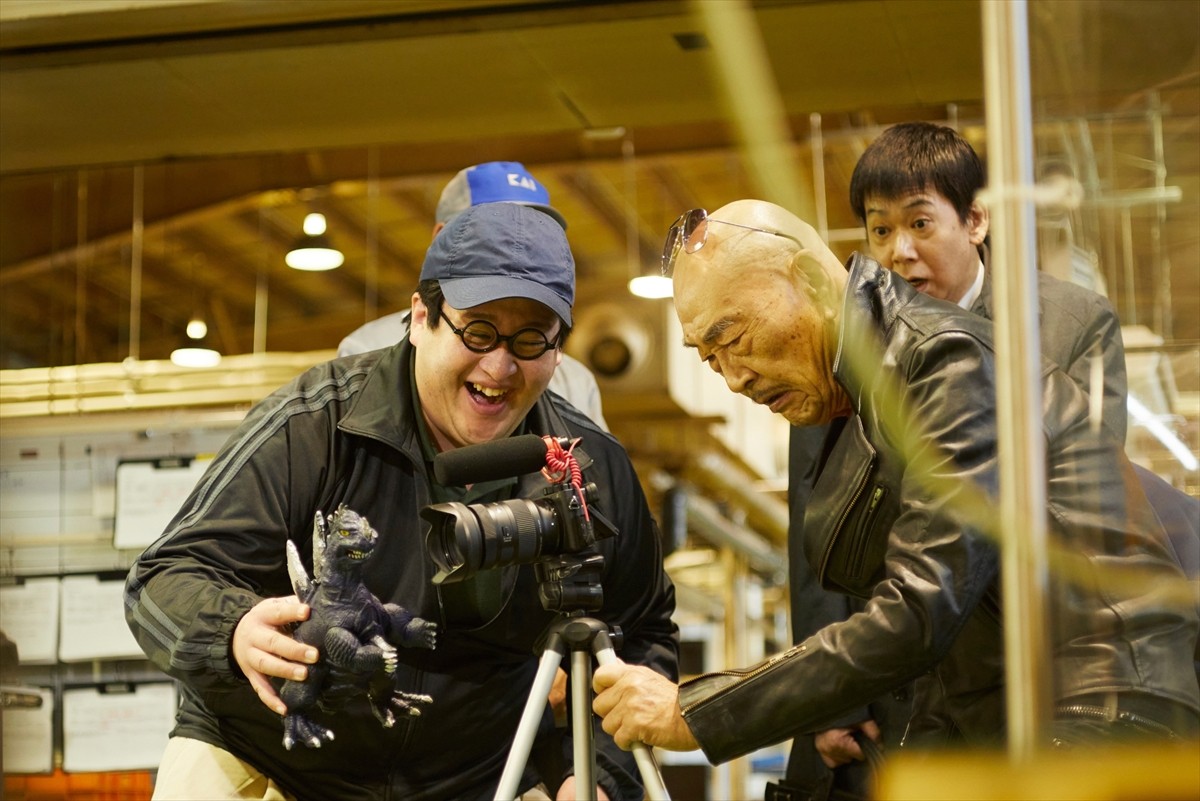 ぐんぴぃ覚醒＆絶叫！『怪獣ヤロウ！』怪獣映画製作に大奮闘する場面写真一挙解禁