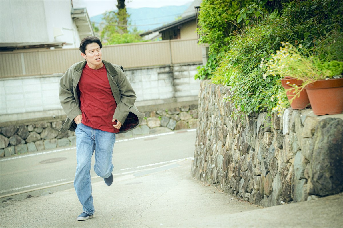 映画『花まんま』鈴木亮平×有村架純“兄妹”とりまく人々を写す場面写真公開