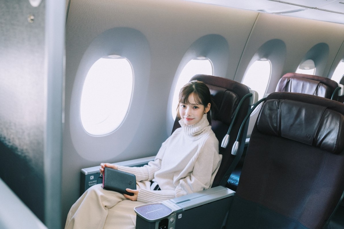 「JALと考えた優秀スマホショルダーBOOK」20241212