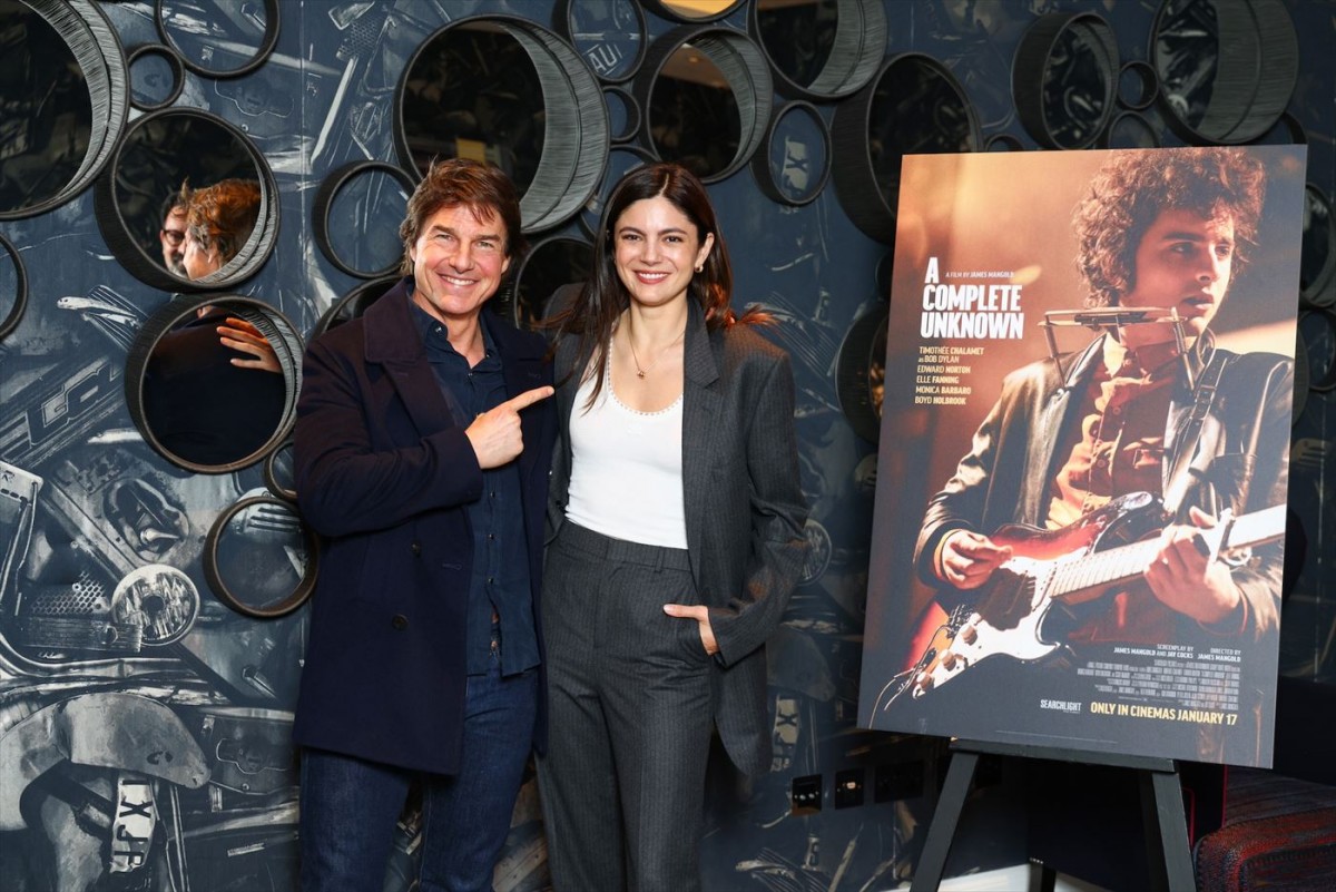 トム・クルーズ、映画『名もなき者』ロンドンプレミアに降臨！　ボブ・ディラン役の先輩としてティモシー・シャラメにバトン託す