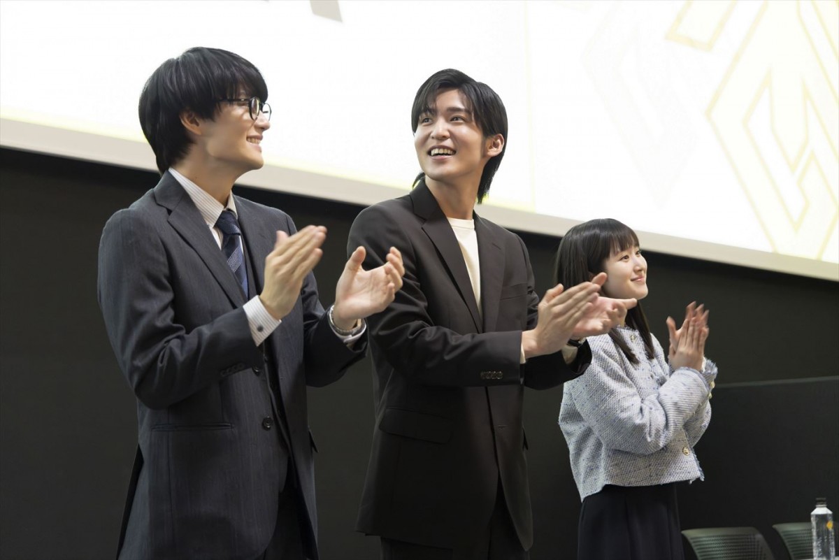 Snow Man・目黒蓮＆佐野勇斗の最強バディが躍動！　劇場版『トリリオンゲーム』場面カット解禁　SPビジュアルのムビチケ発売