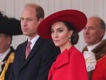 キャサリン妃、退院後はじめてウィンザー城から外出　家族と一緒に郊外の家に