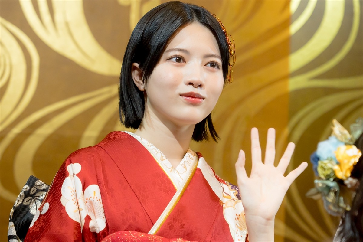 乃木坂46新成人、振り袖姿を披露　岩本蓮加「まだまだ上を目指していけたら」と意気込み