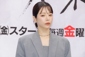 桜井ユキ、ドラマ『ジャンヌの裁き』記者会見に登場
