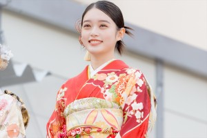 高石あかり、「エイベックス・マネジメント・エージェンシー 新春参拝＆晴れ着お披露目会」に登場