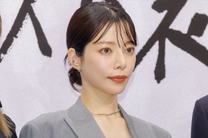 桜井ユキ、ドラマ『ジャンヌの裁き』記者会見に登場
