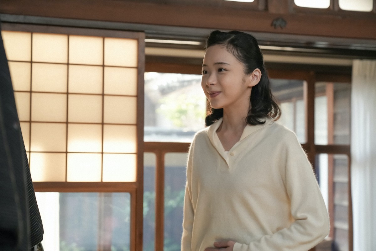 明日の『ブギウギ』“スズ子”趣里、“愛助”水上恒司との子どもを妊娠　“トミ”小雪もその事実を知る