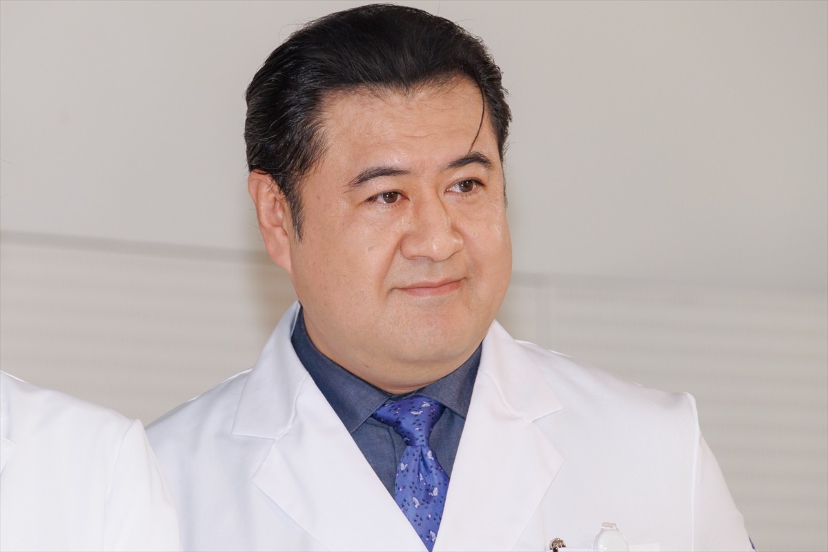 小手伸也