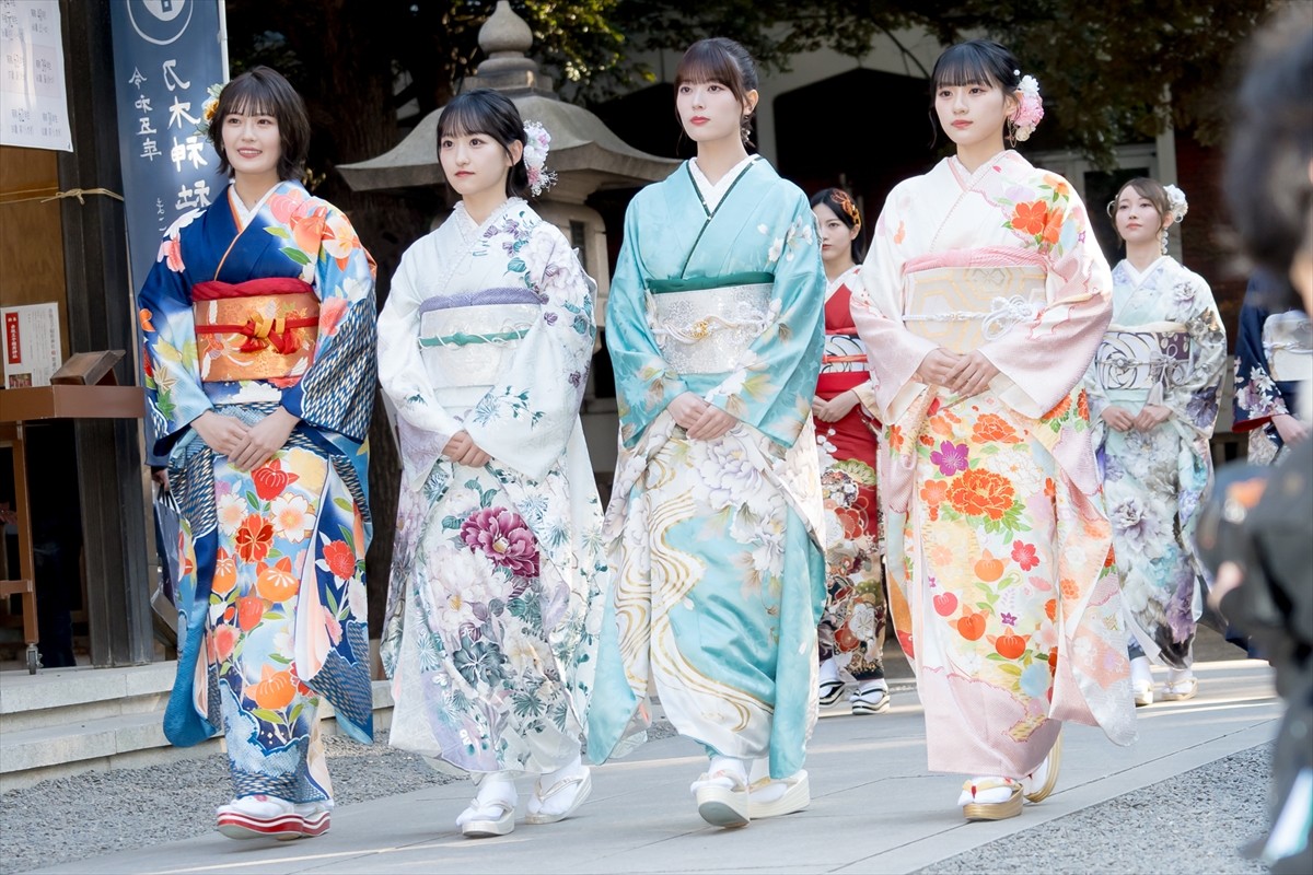 乃木坂46新成人、振り袖姿を披露　岩本蓮加「まだまだ上を目指していけたら」と意気込み