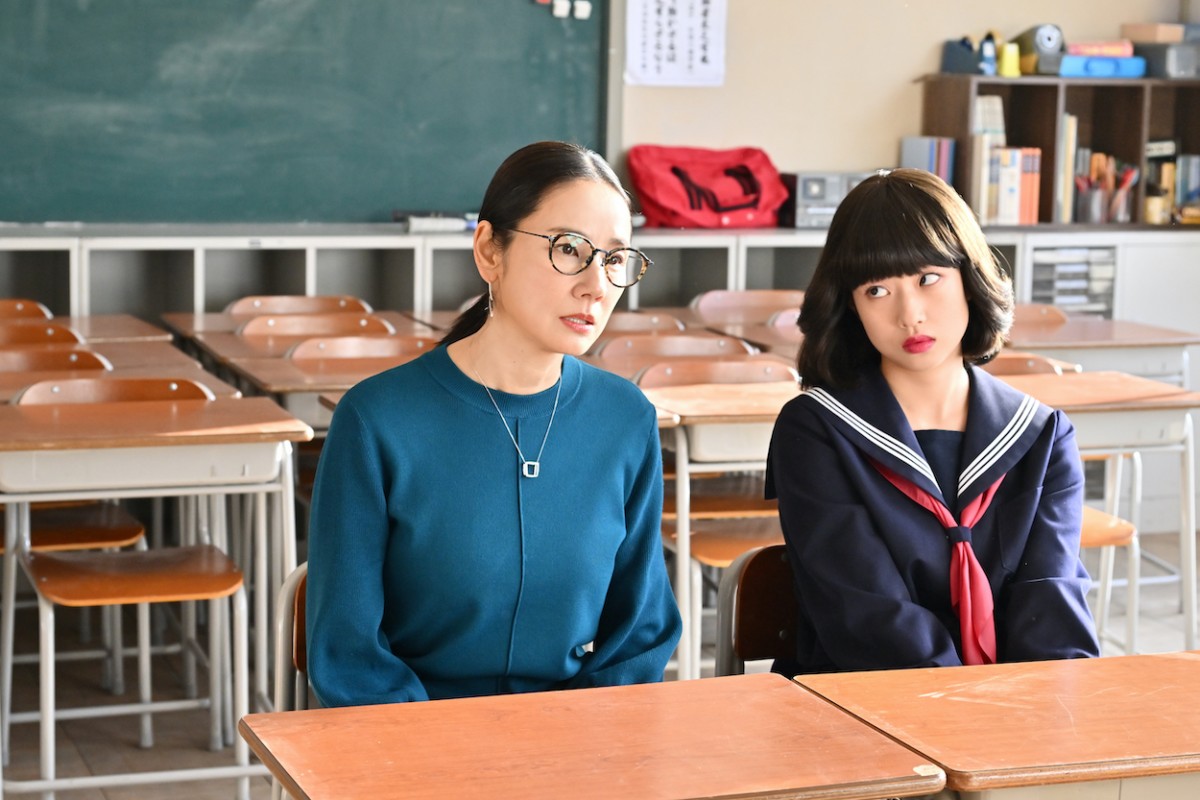 『不適切にもほどがある！』“純子”河合優実のワンレンボディコン姿に反響「マブい」「似合ってる」
