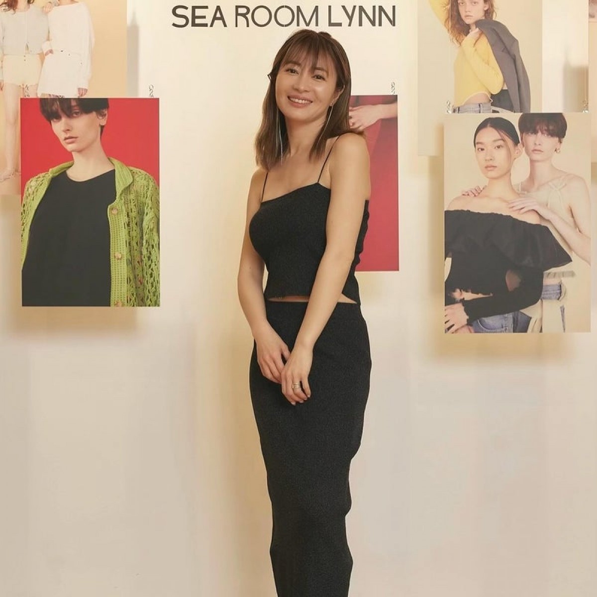 新山千春、美しいデコルテや二の腕、お腹もチラリ！　春先取りコーデにファン悶絶「マジで可愛い」「全てが最高」