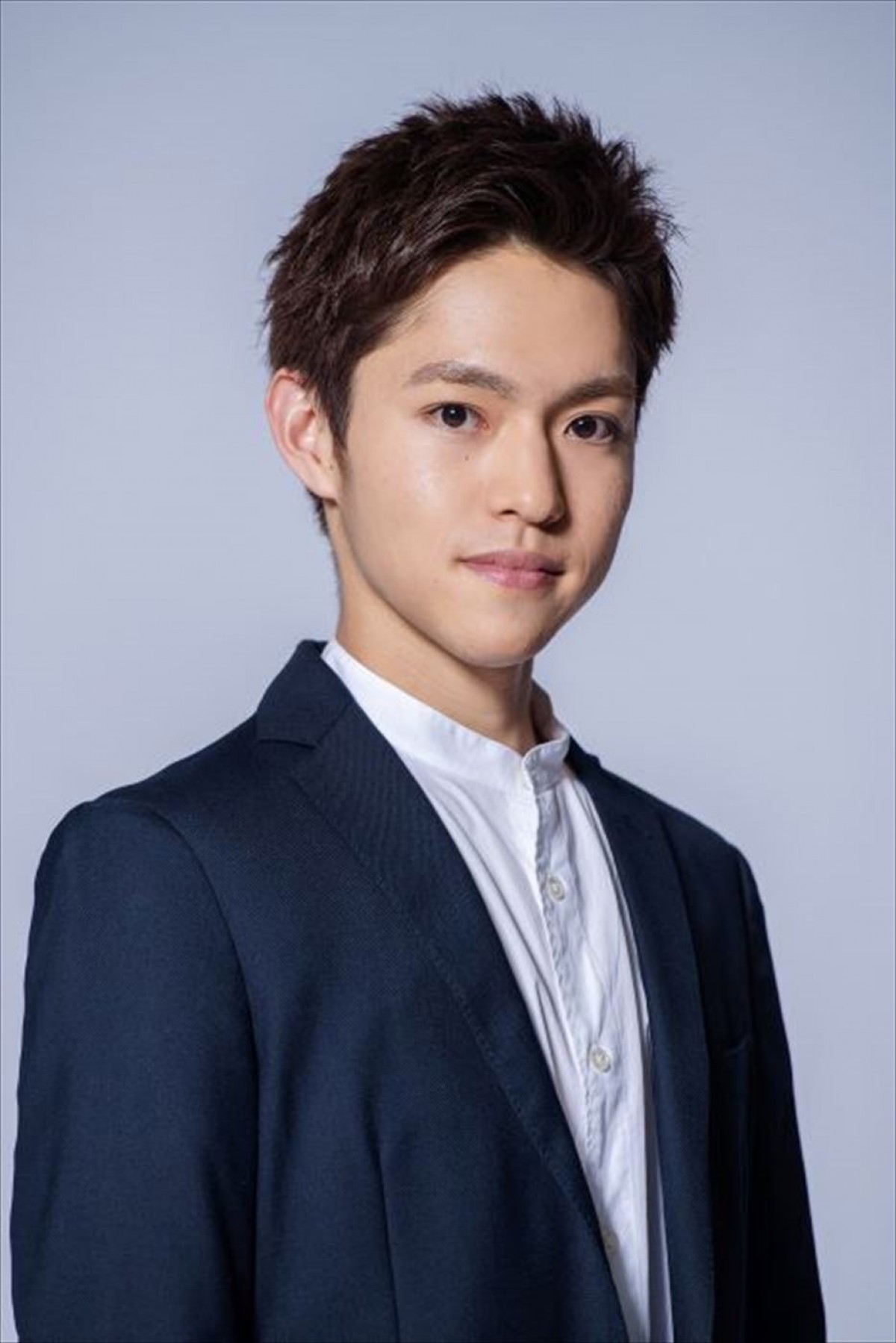 藤田玲主演×ノンスタ石田明演出、舞台『パリピ孔明』キャラビジュ解禁　新たにNMB48・眞鍋杏樹ら出演