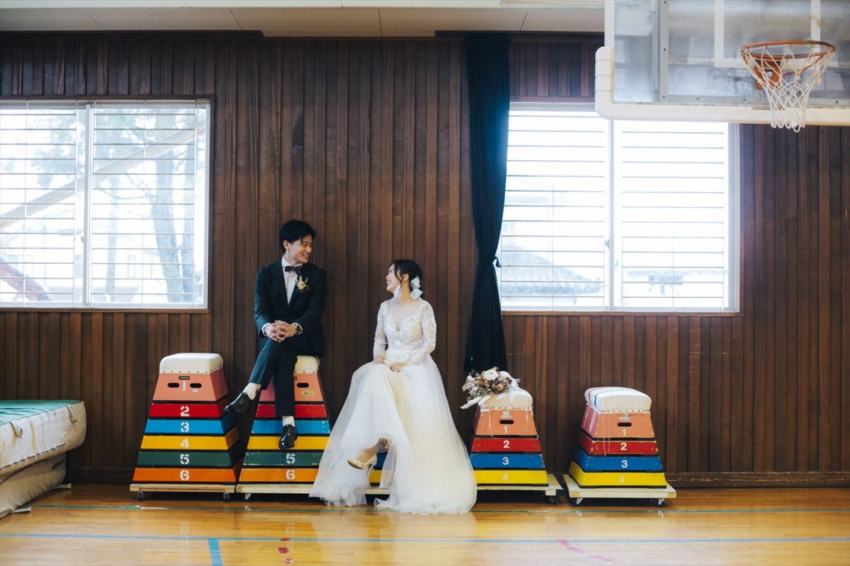 別れから14年、初恋の相手と運命の再会を果たし結婚！　あすの『新婚さん』