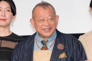 笑福亭鶴瓶、映画『あまろっく』完成披露舞台挨拶に登場